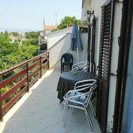 Apartments Ivo Njivice Exterior photo